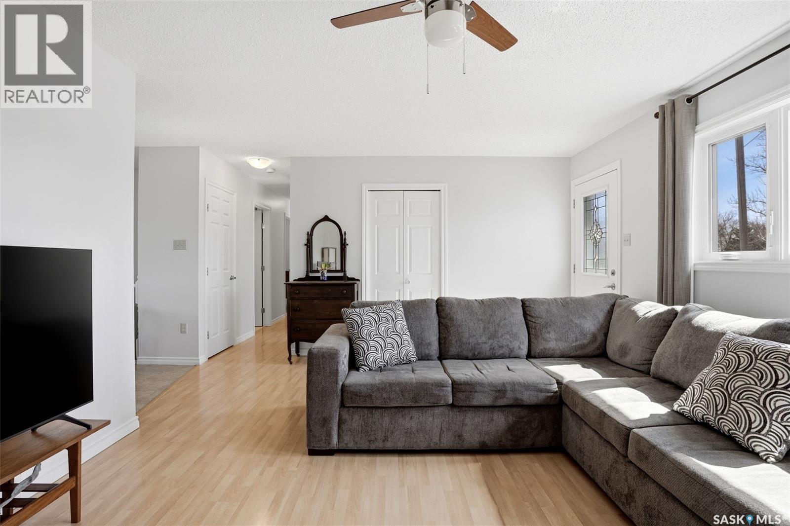 327 Coteau Street Property Photo 4