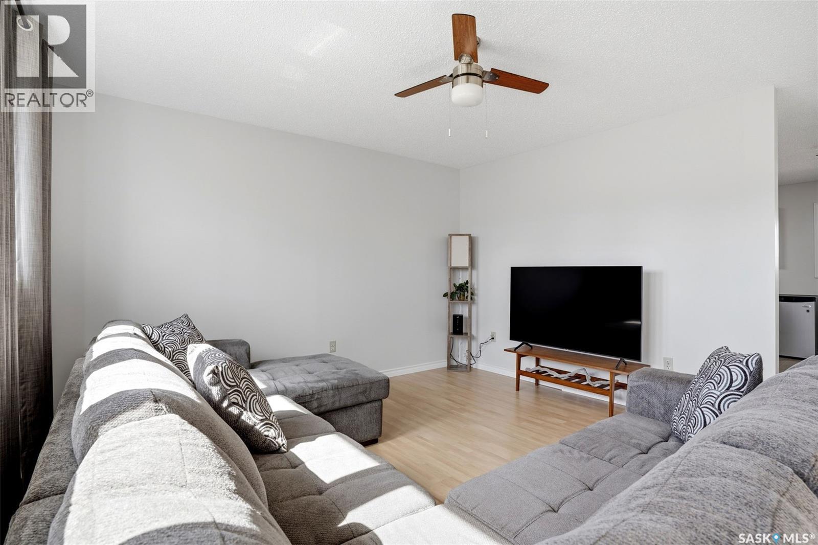 327 Coteau Street Property Photo 6
