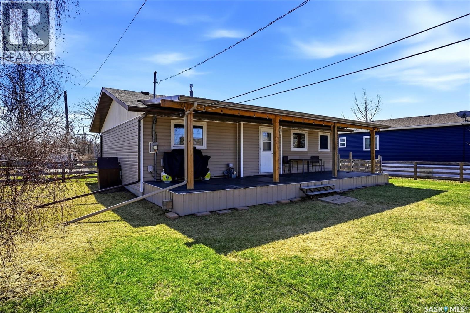 327 Coteau Street Property Photo 42