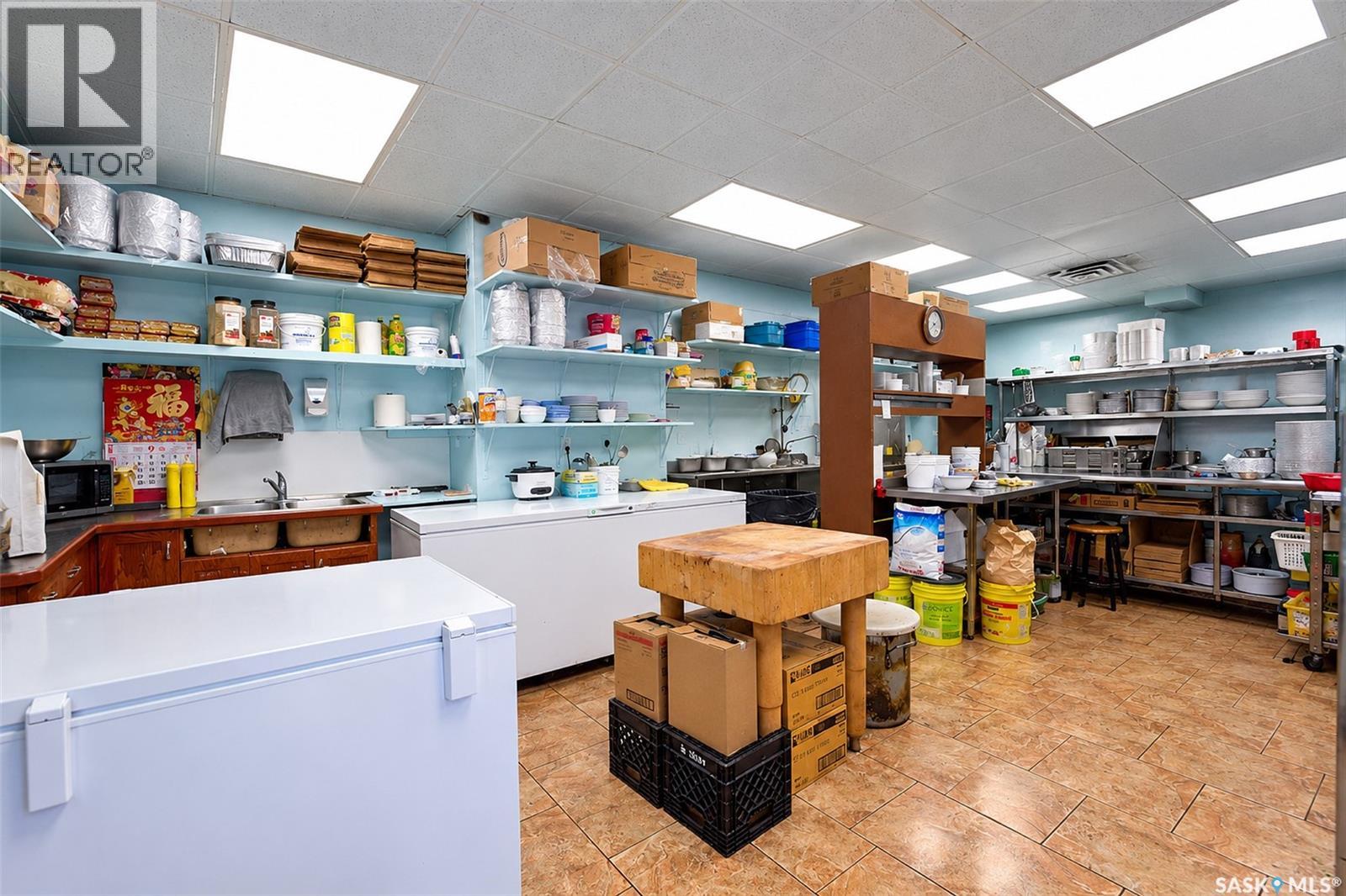 D & E 835 Broadway Avenue Property Photo 13