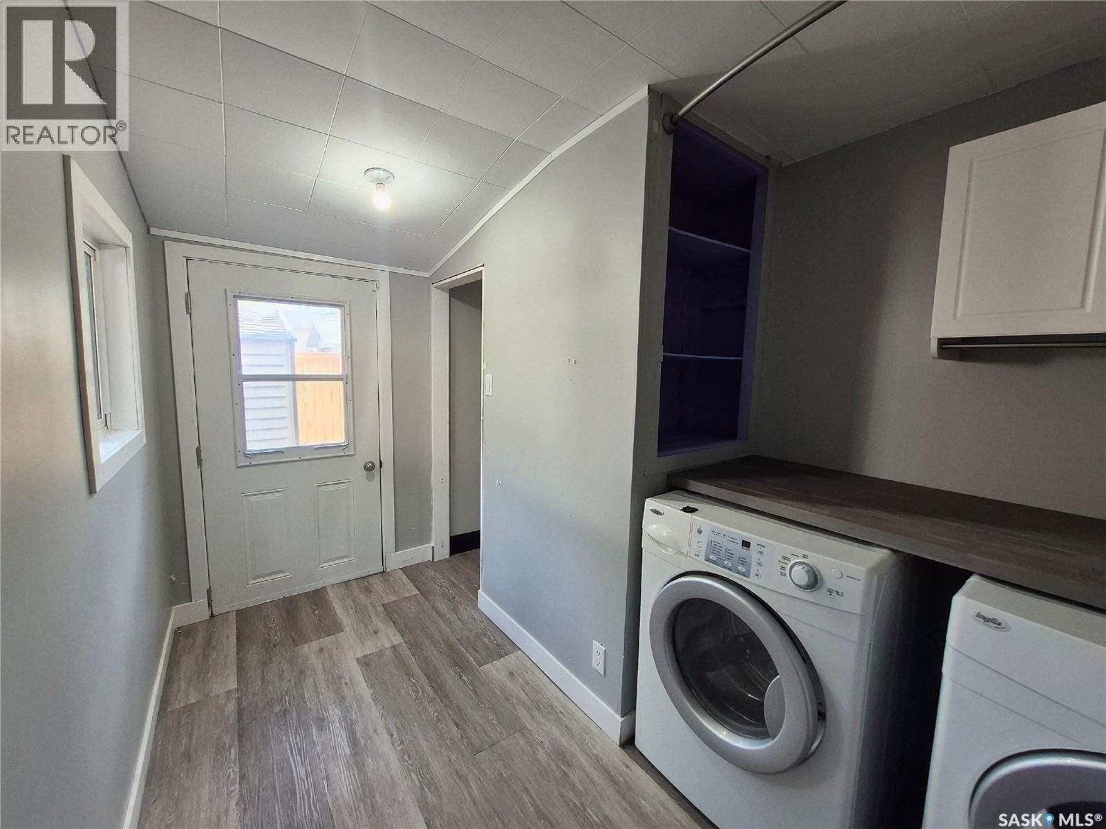 826 Chaplin Street E Property Photo 13