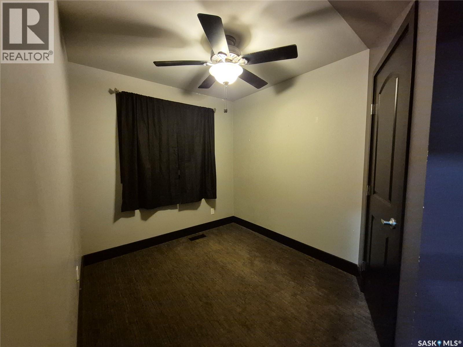 826 Chaplin Street E Property Photo 14