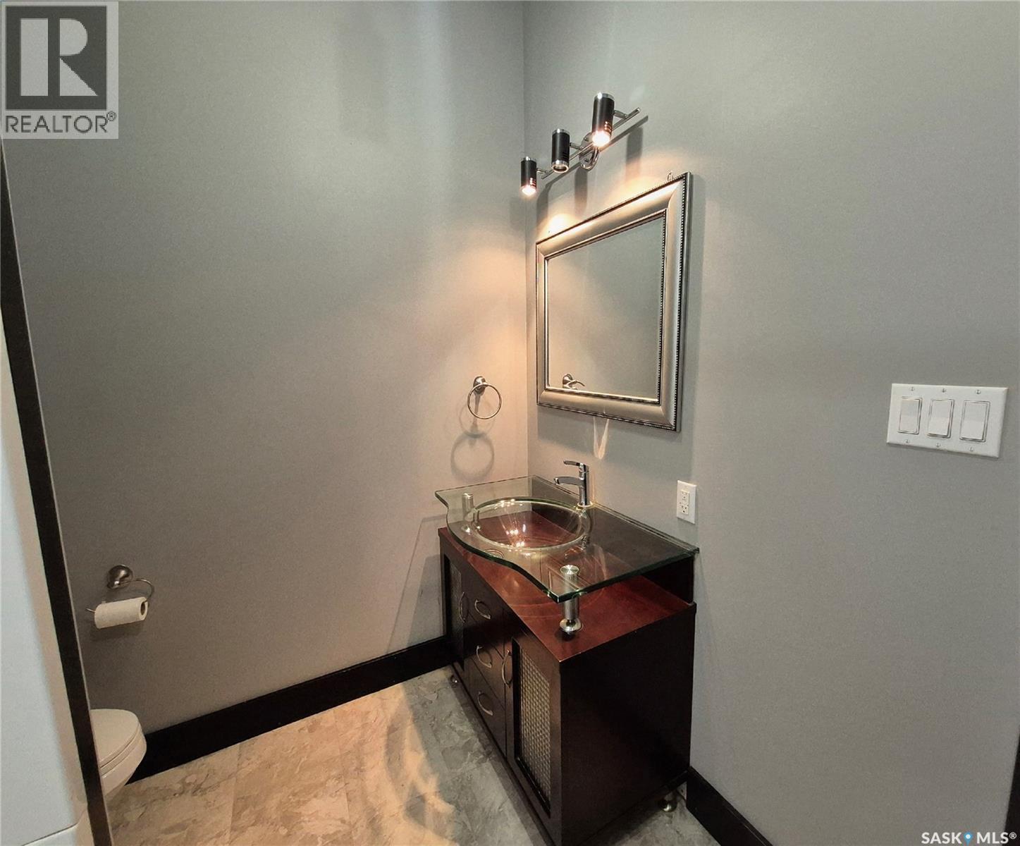 826 Chaplin Street E Property Photo 16