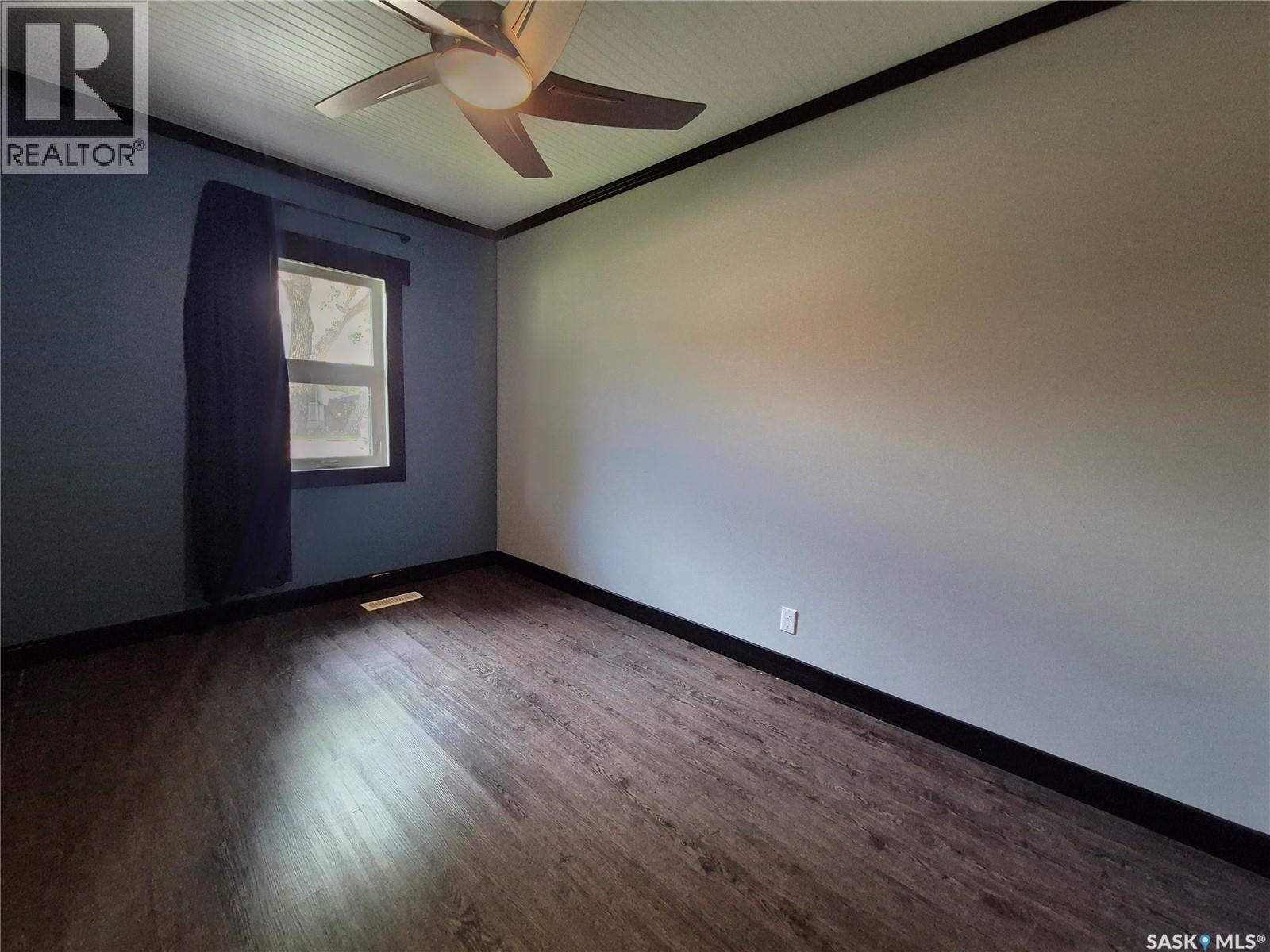 826 Chaplin Street E Property Photo 17