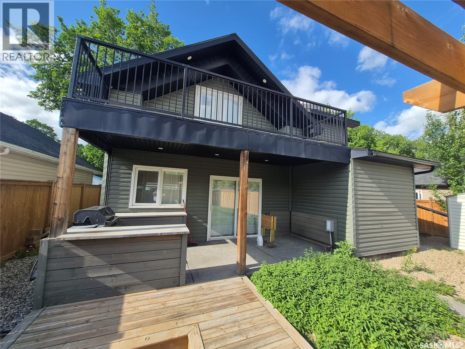 826 Chaplin Street E Property Photo 25