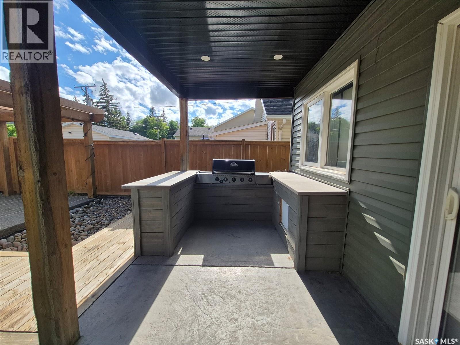 826 Chaplin Street E Property Photo 27