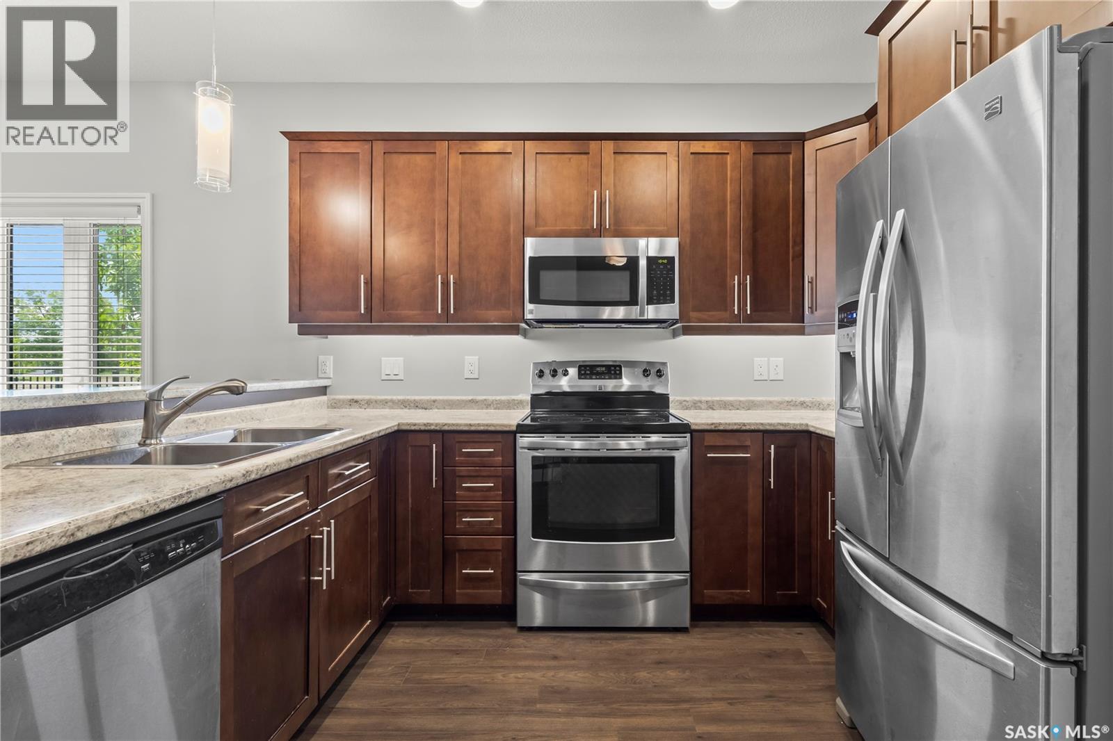 20 550 Southwood Drive Property Photo 11