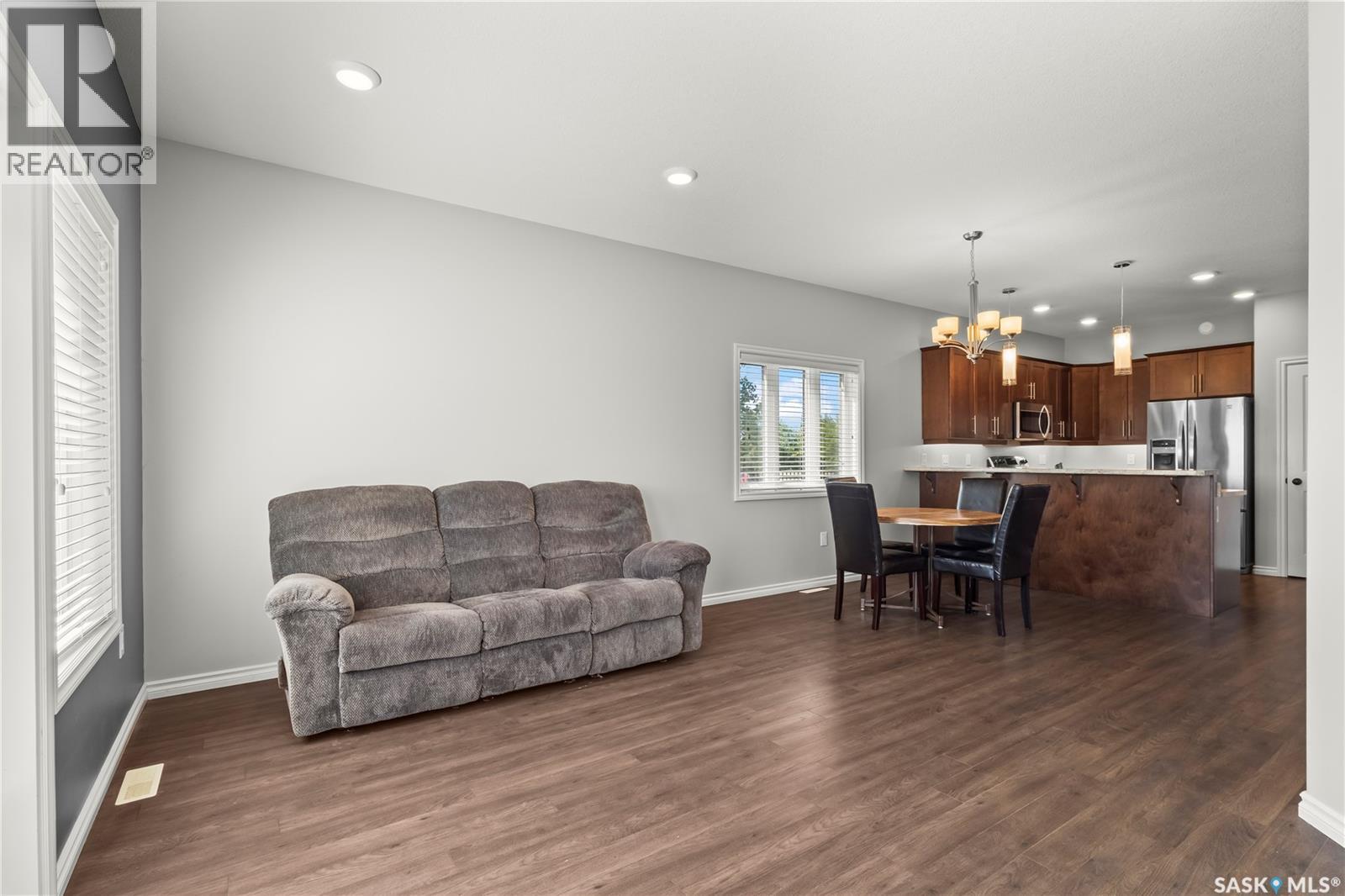 20 550 Southwood Drive Property Photo 15