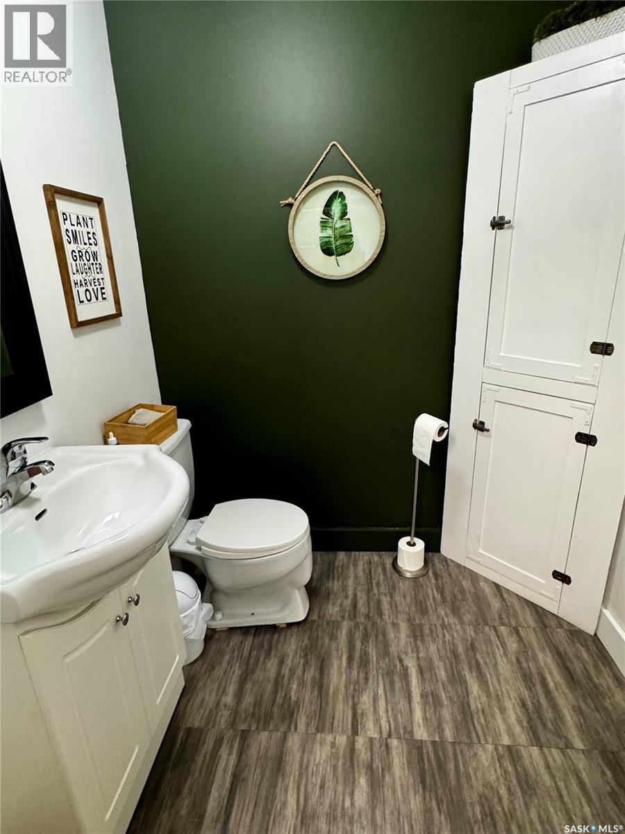 329 Central Avenue N Property Photo 18