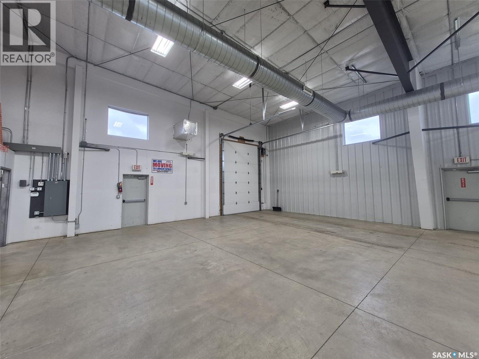 1 464 Broadway Street E Property Photo 11