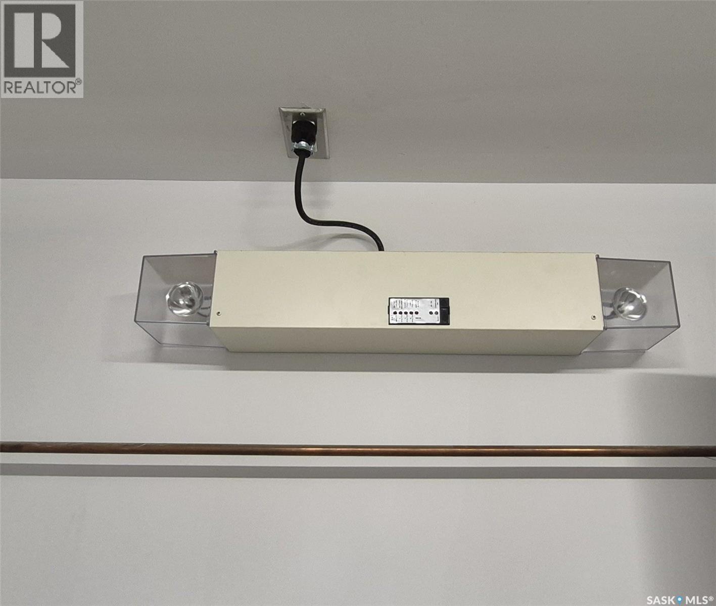 1 464 Broadway Street E Property Photo 21
