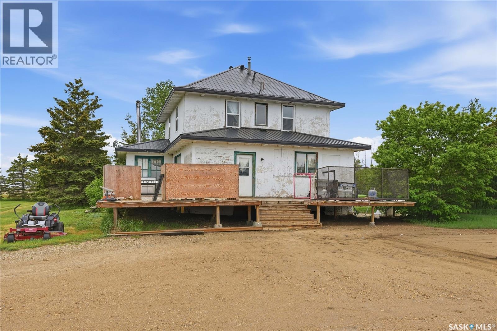 Mullen Acreage Property Photo 2