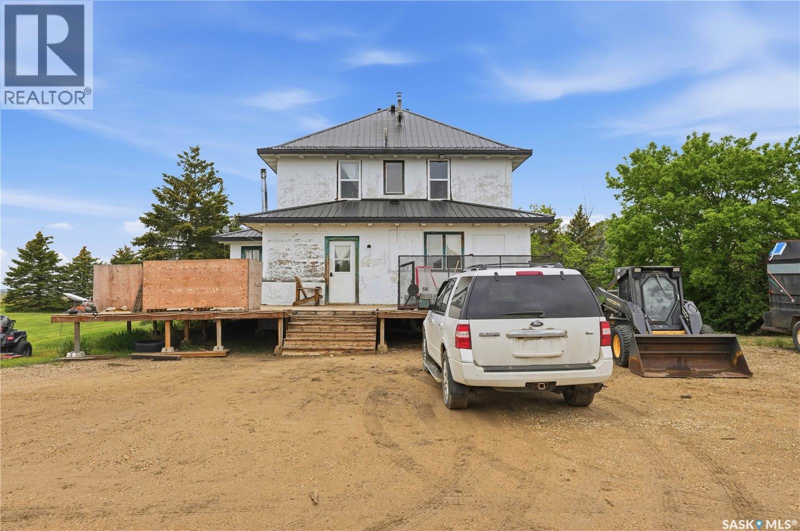 Mullen Acreage Property Photo 3