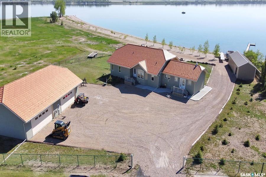 400 Lakeshore Drive Property Photo 3