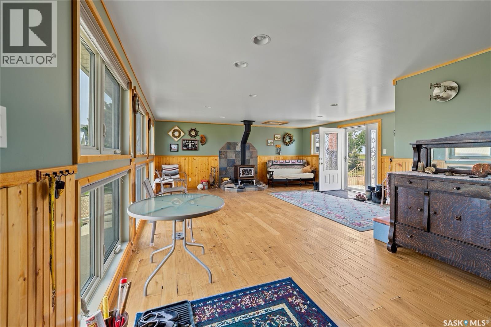 400 Lakeshore Drive Property Photo 5