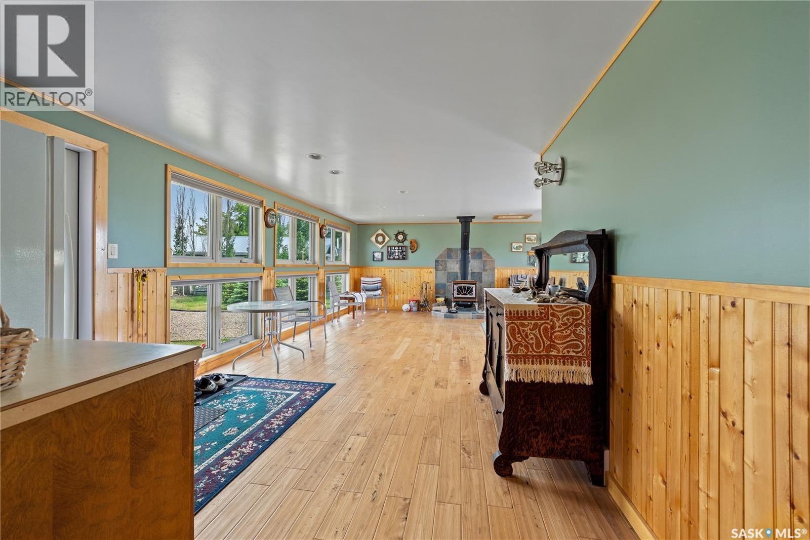 400 Lakeshore Drive Property Photo 6