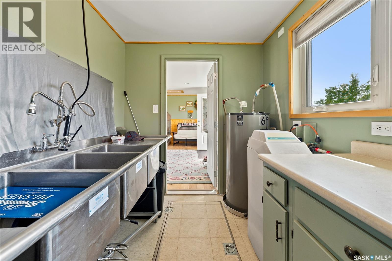 400 Lakeshore Drive Property Photo 10