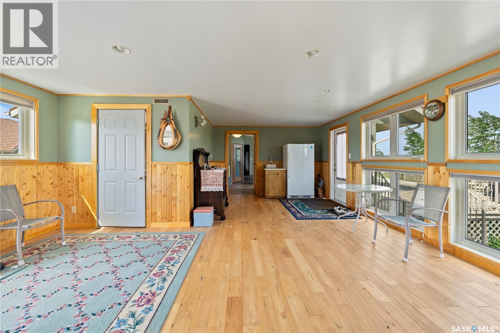 400 Lakeshore Drive Property Photo 11