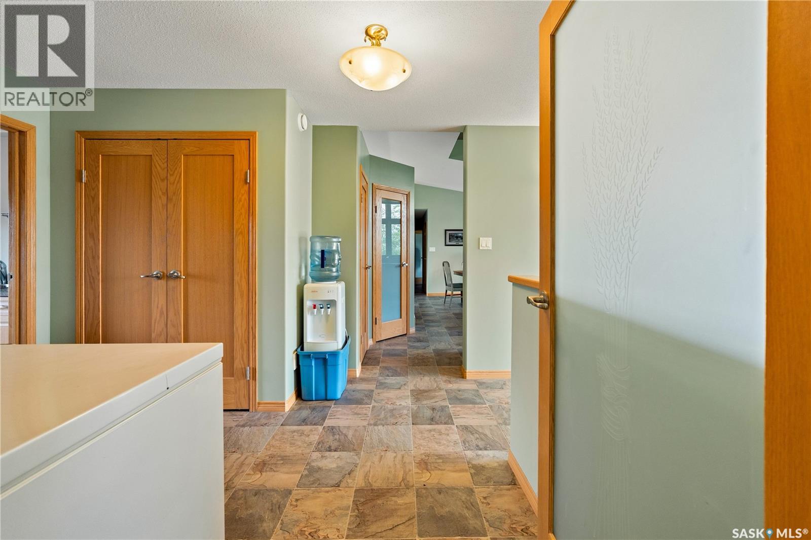 400 Lakeshore Drive Property Photo 12