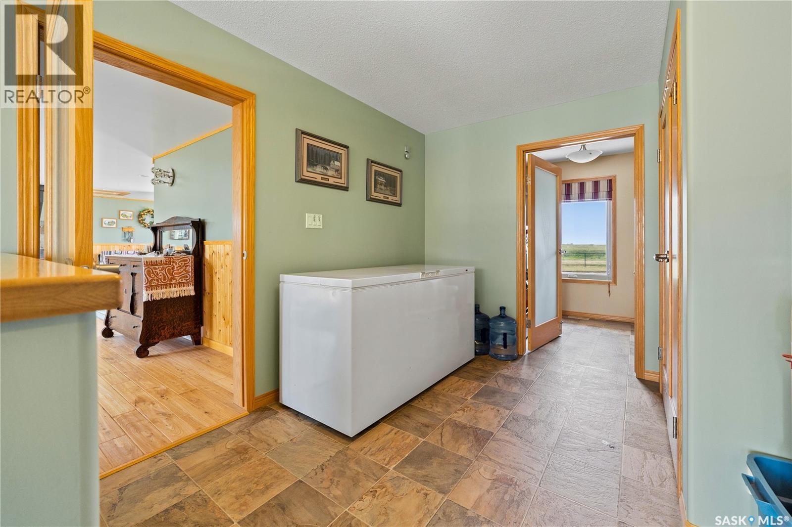 400 Lakeshore Drive Property Photo 13