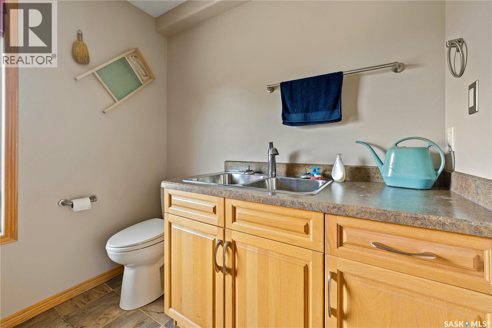 400 Lakeshore Drive Property Photo 16