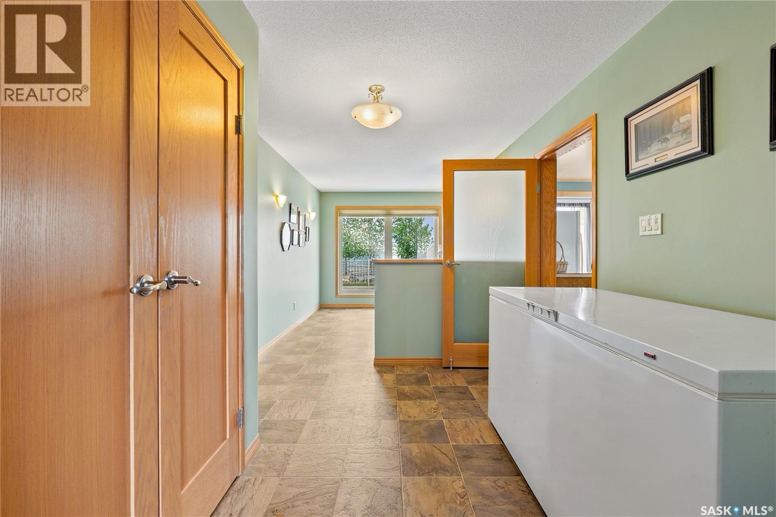 400 Lakeshore Drive Property Photo 17