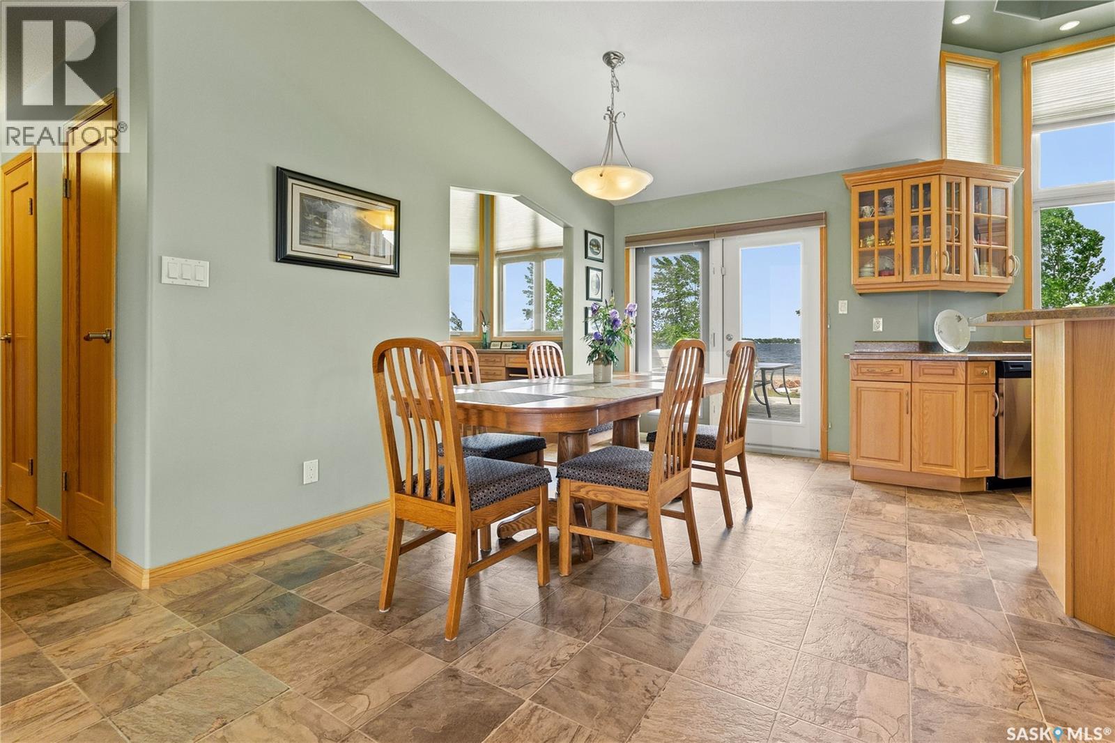 400 Lakeshore Drive Property Photo 26