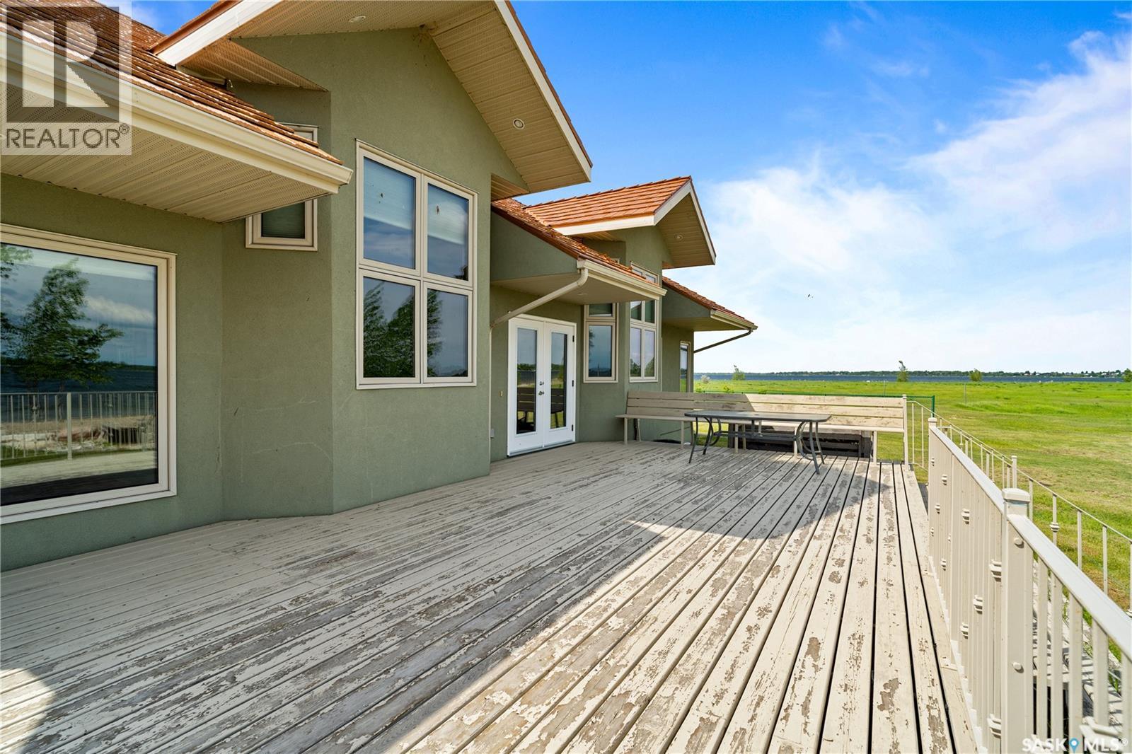 400 Lakeshore Drive Property Photo 29
