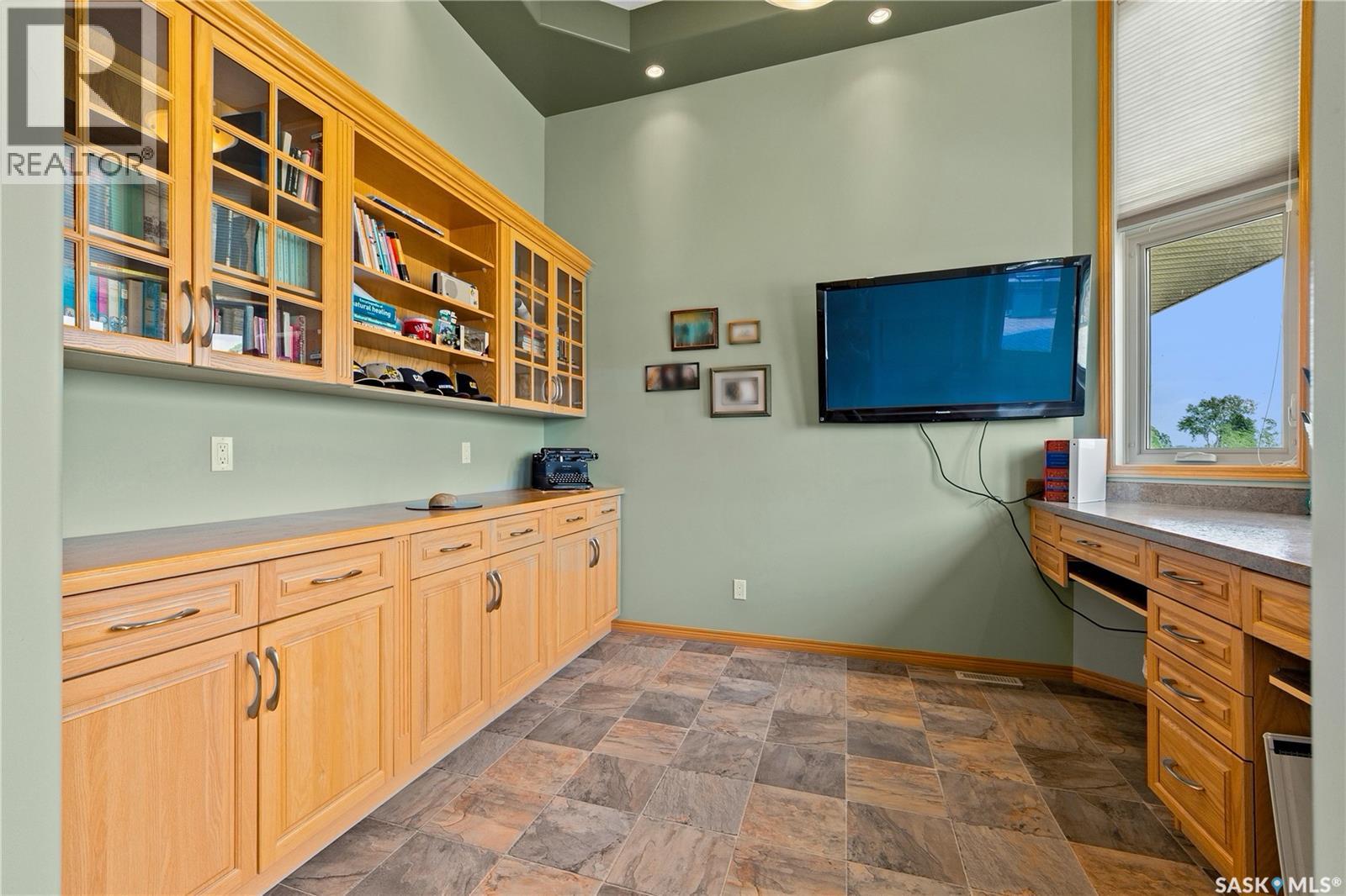 400 Lakeshore Drive Property Photo 31
