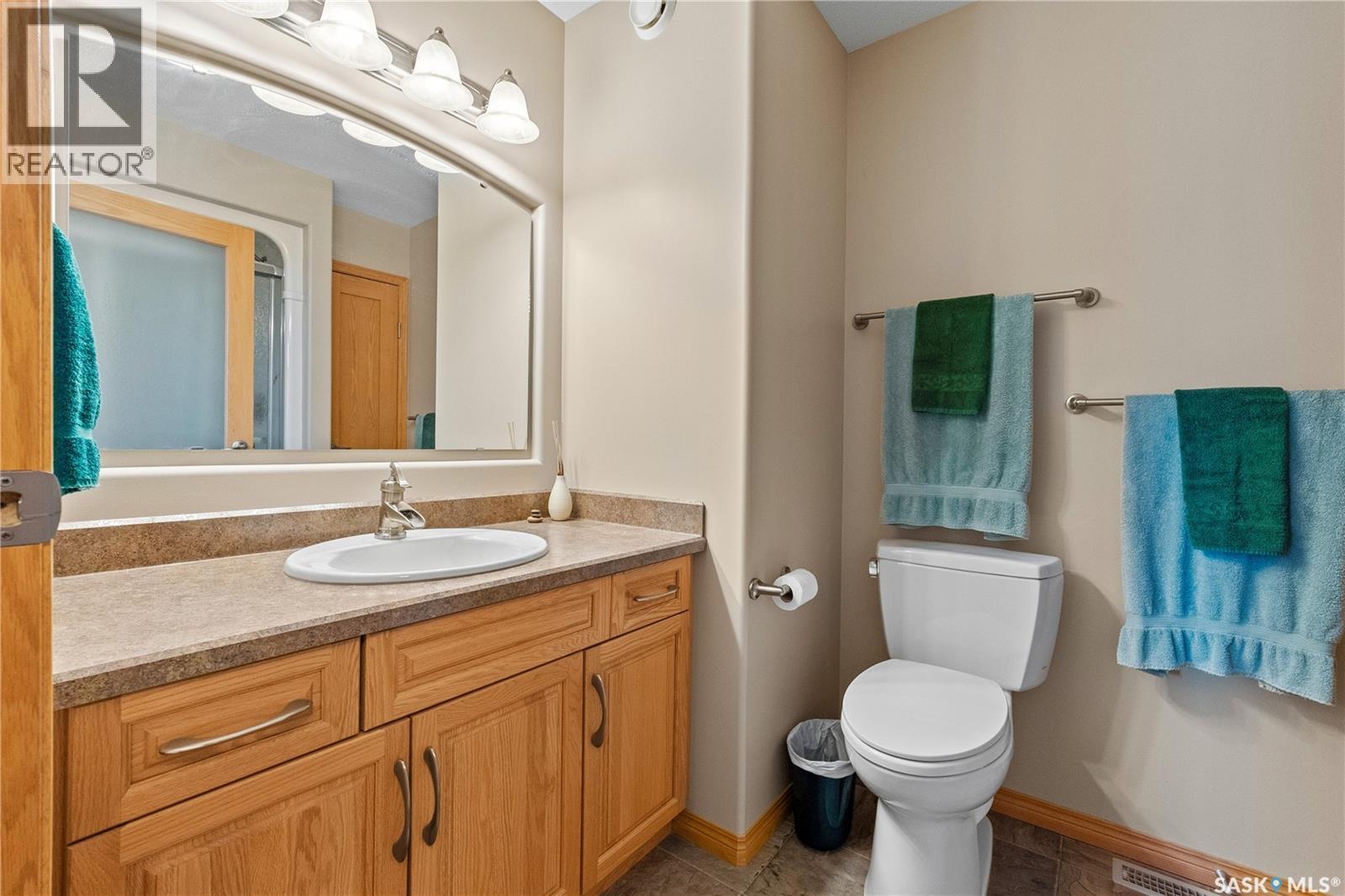 400 Lakeshore Drive Property Photo 36