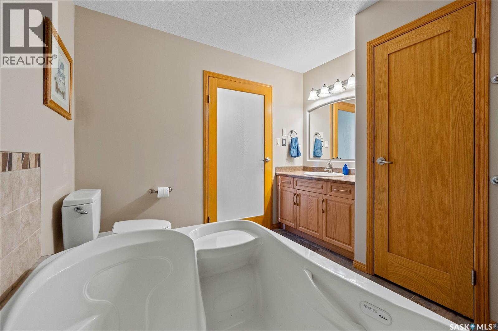 400 Lakeshore Drive Property Photo 43