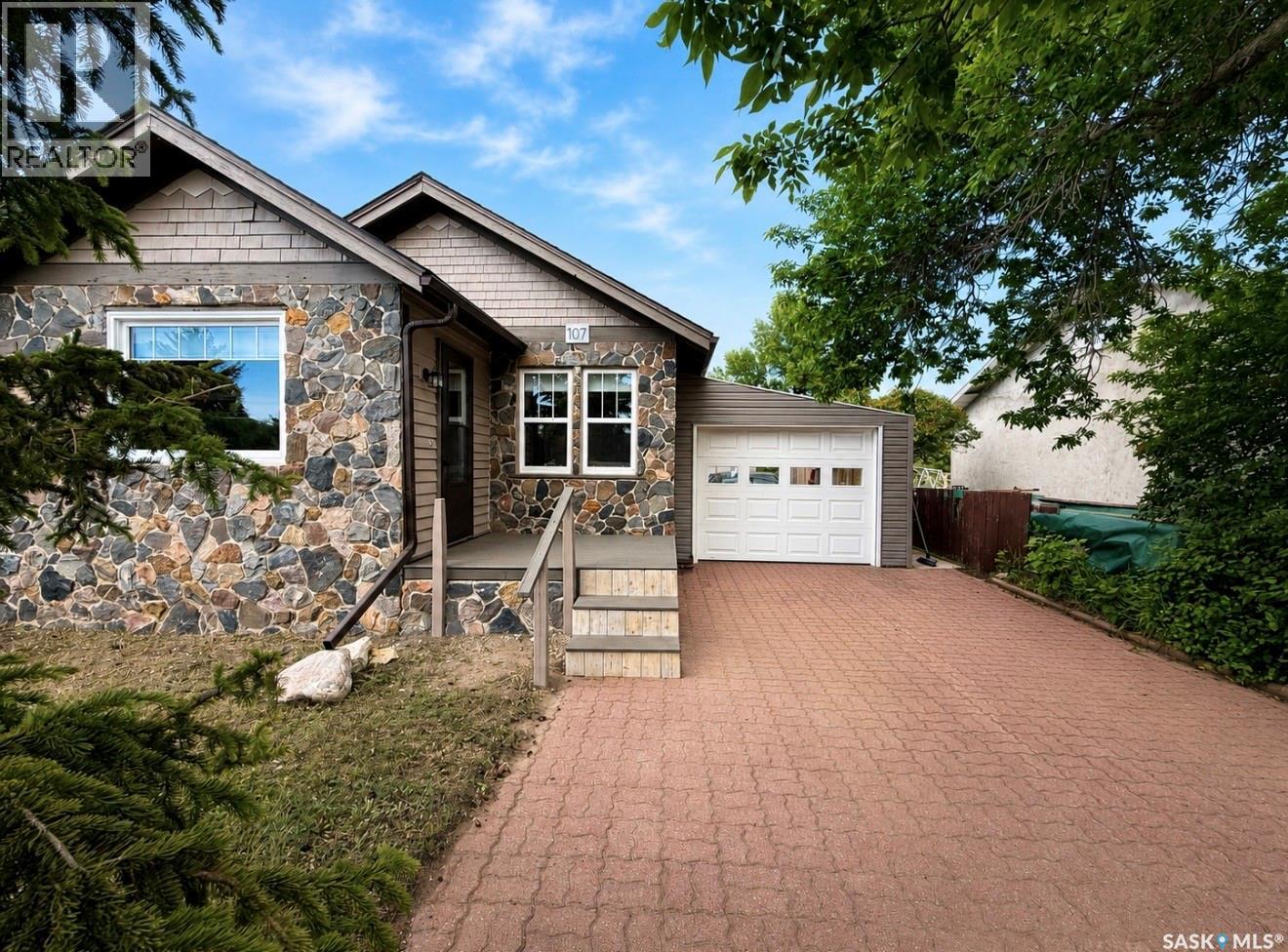 107 4th Avenue N Property Photo 1