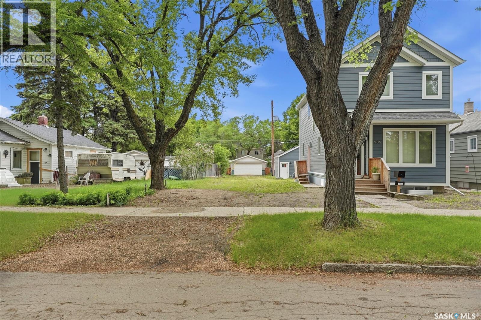 233 1st Street E Property Photo 2