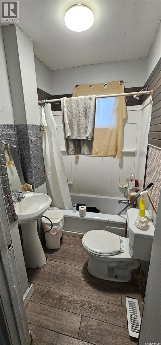 127 M Avenue S Property Photo 5