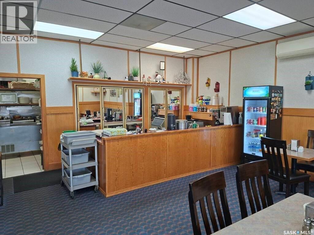 123 Railway Avenue E Property Photo 5