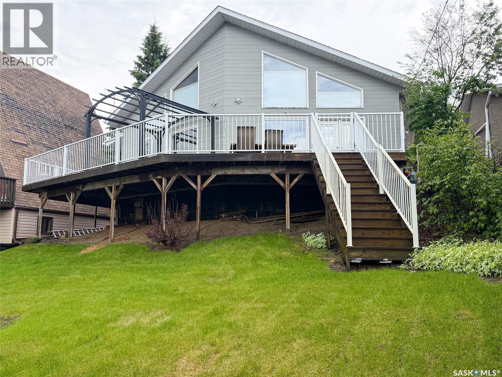 114 2nd Avenue Property Photo 1