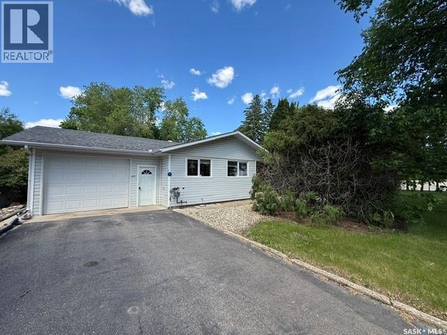 245 Queen Elizabeth Boulevard Property Photo 1