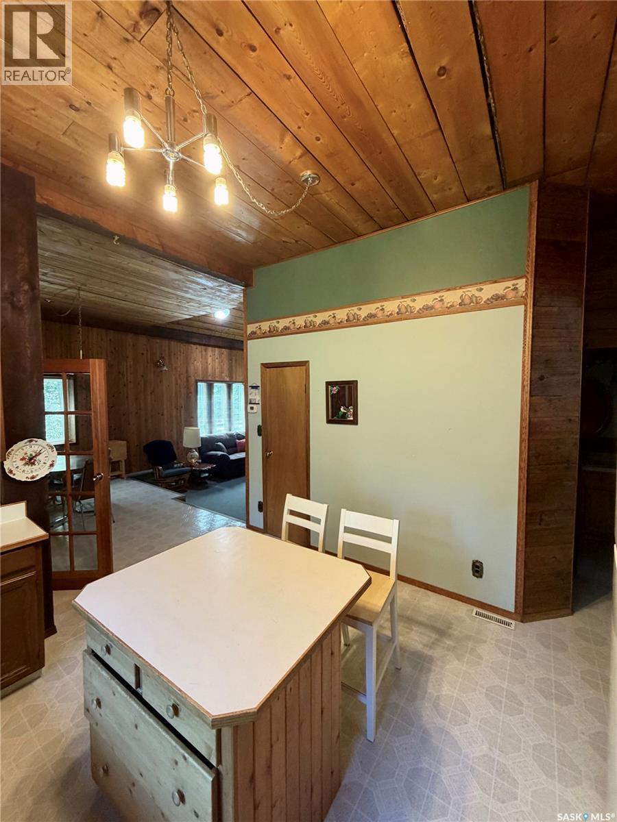 110 Deer Cres Property Photo 4