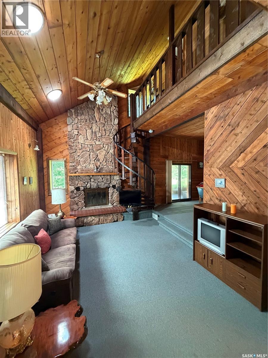 110 Deer Cres Property Photo 8