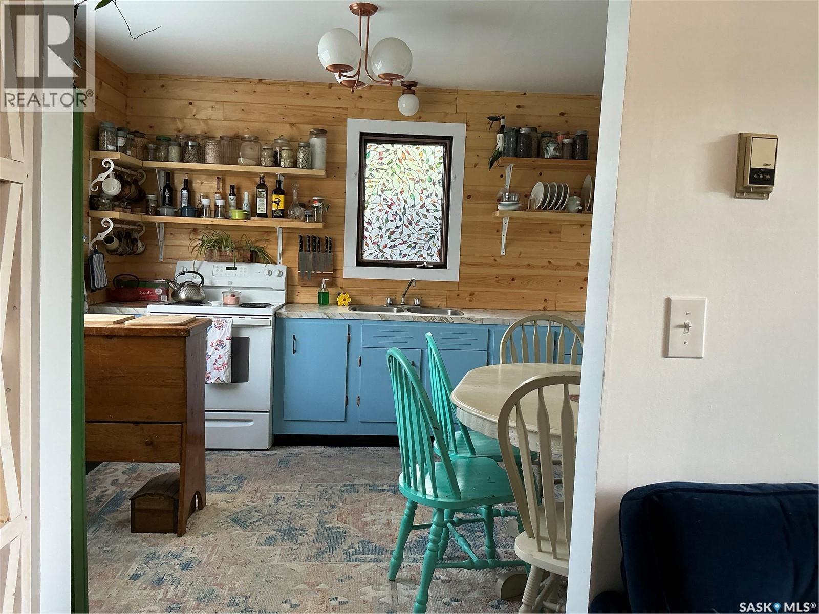 325 Centre Street Property Photo 4