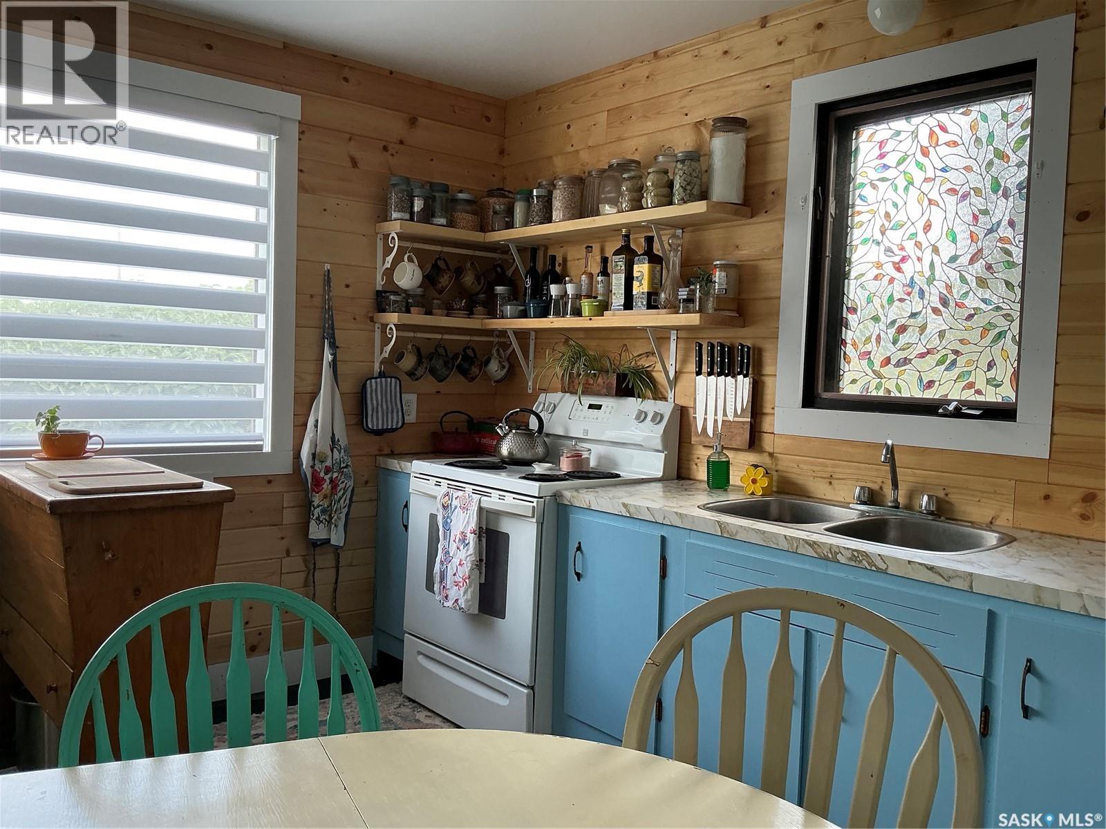 325 Centre Street Property Photo 6