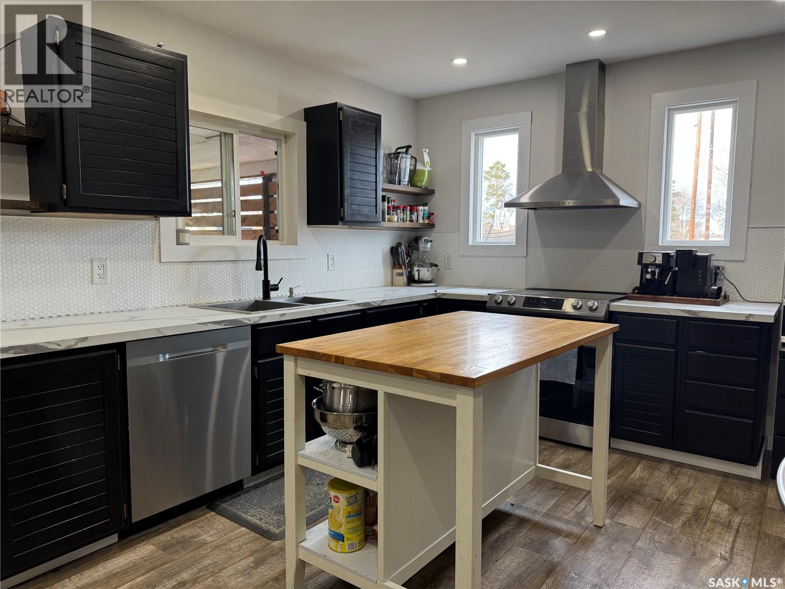 450 6th Street Property Photo 4