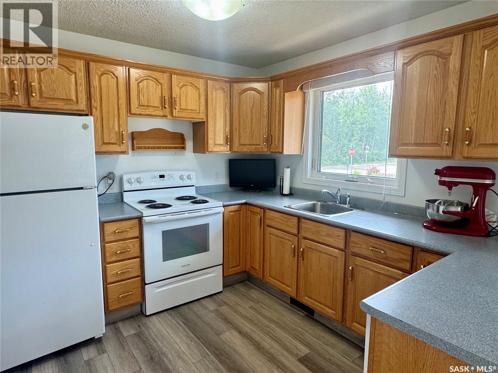 1504 Studer Street Property Photo 3