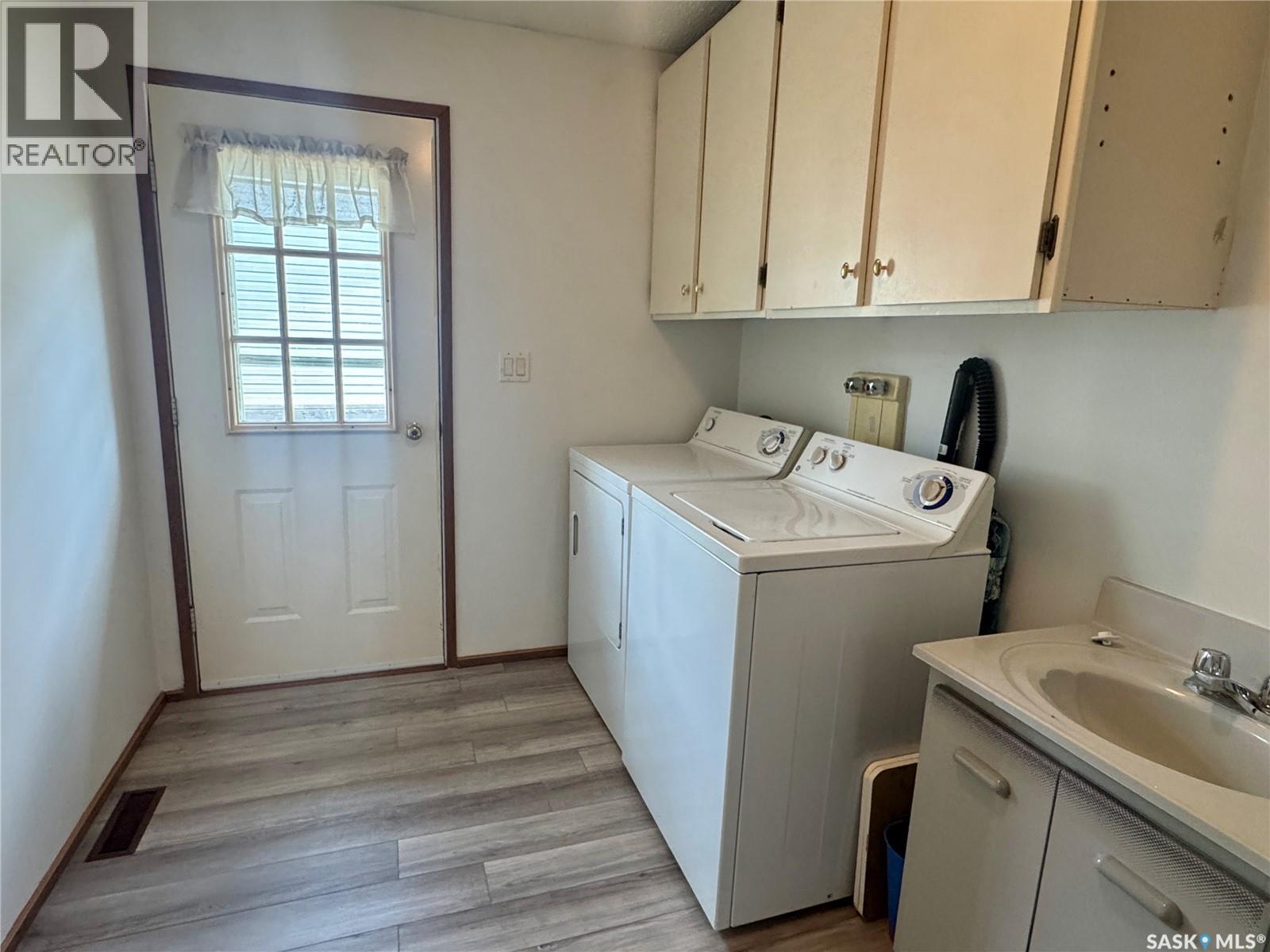1504 Studer Street Property Photo 9
