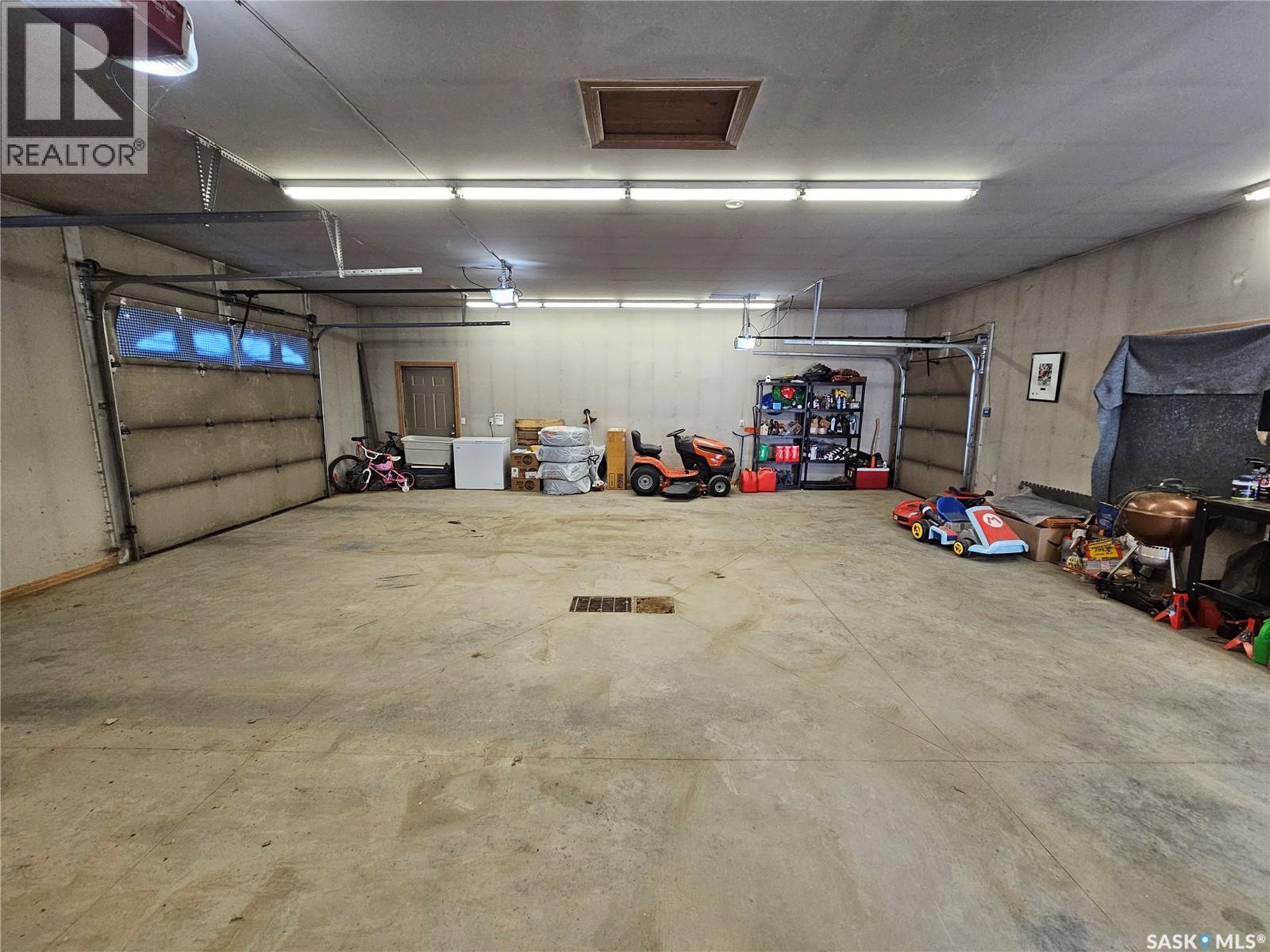 206 W 1st Street Property Photo 8