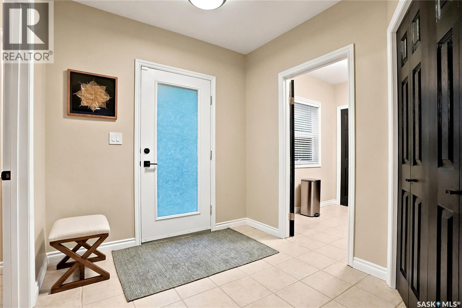 306 Saskatchewan Crescent E Property Photo 22
