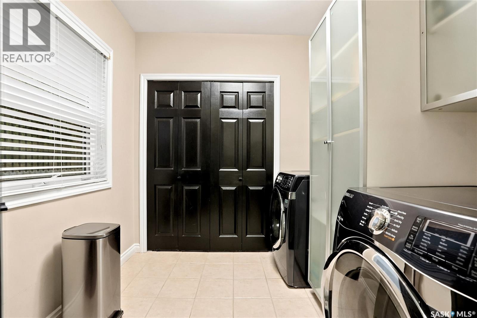 306 Saskatchewan Crescent E Property Photo 23