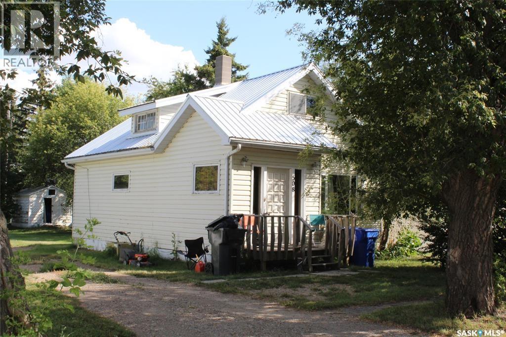 508 1st Avenue E Property Photo 1