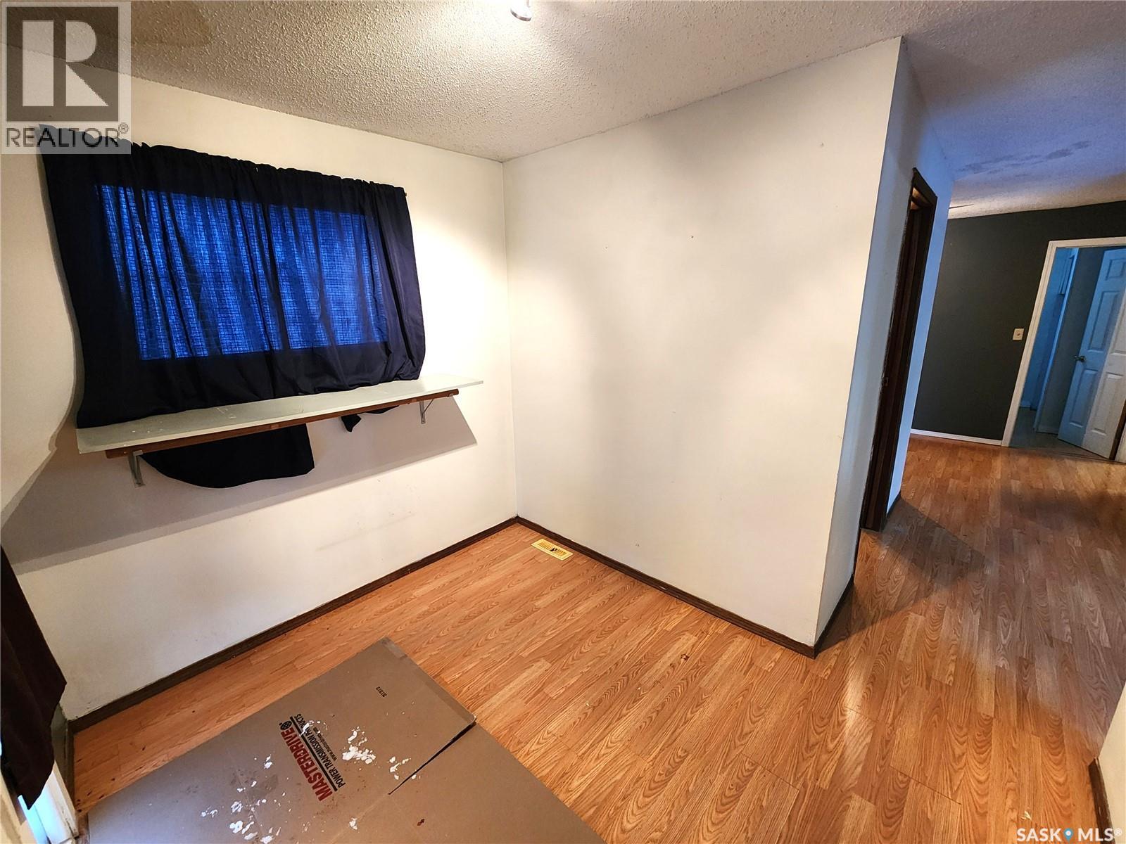 508 1st Avenue E Property Photo 2