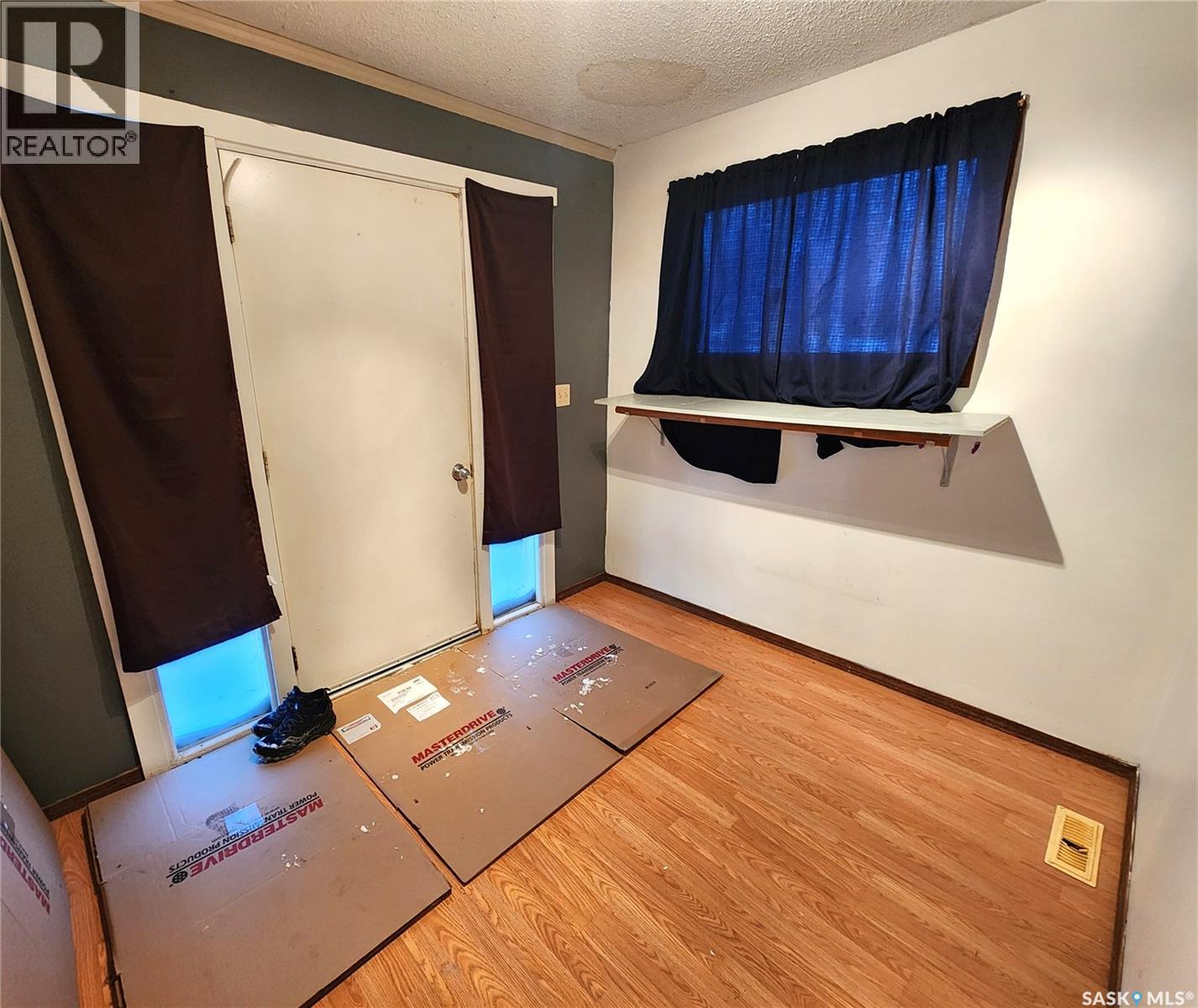 508 1st Avenue E Property Photo 3